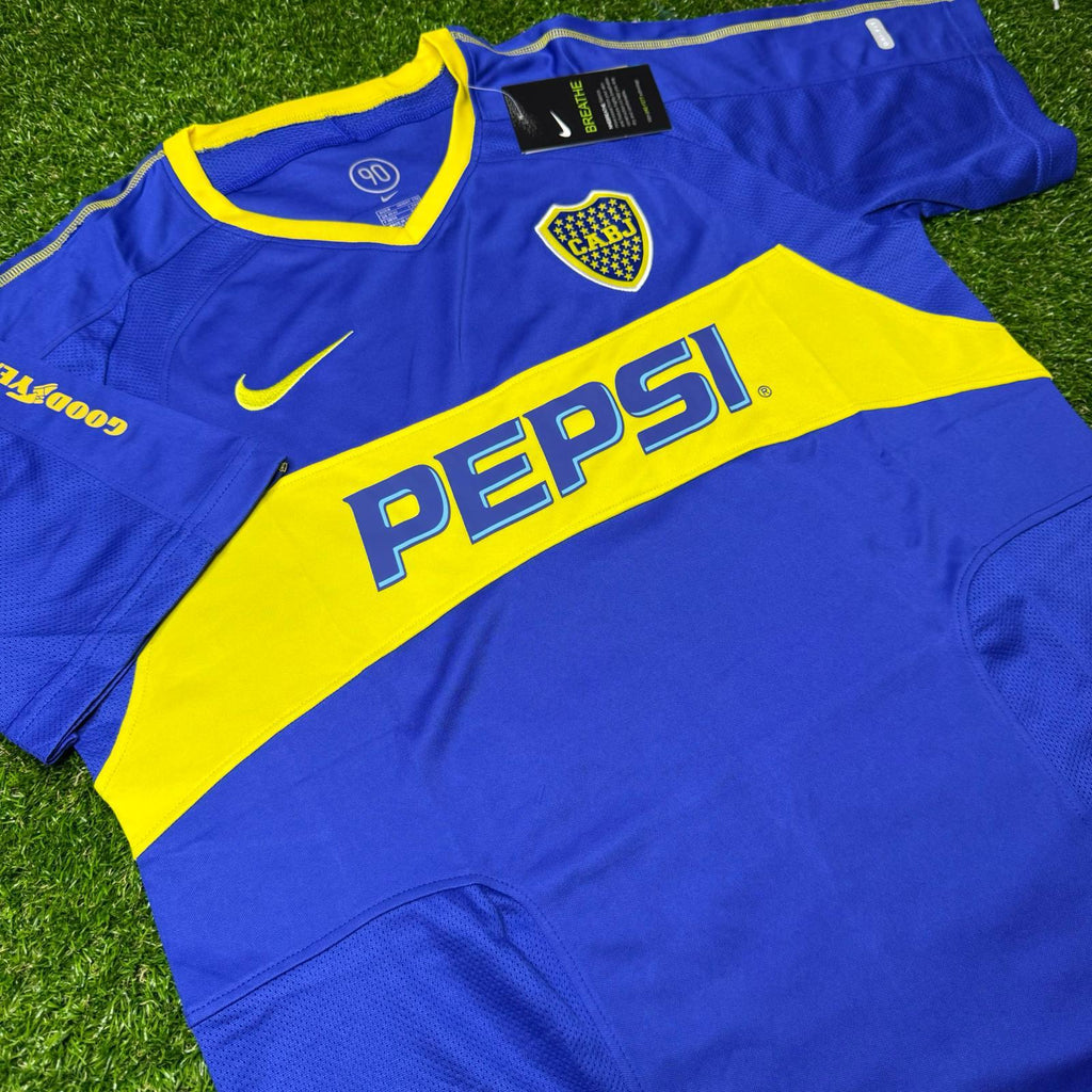 Boca Juniors Retro Jersey – Edinson Cavani – Detailed View