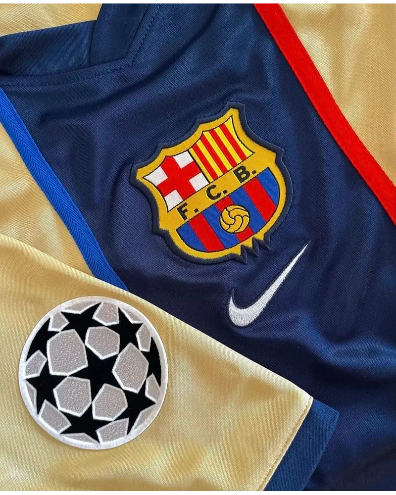 2001 Xavi Hernandez 6 Barcelona 2002 Season Retro Football Jersey – Detailed View