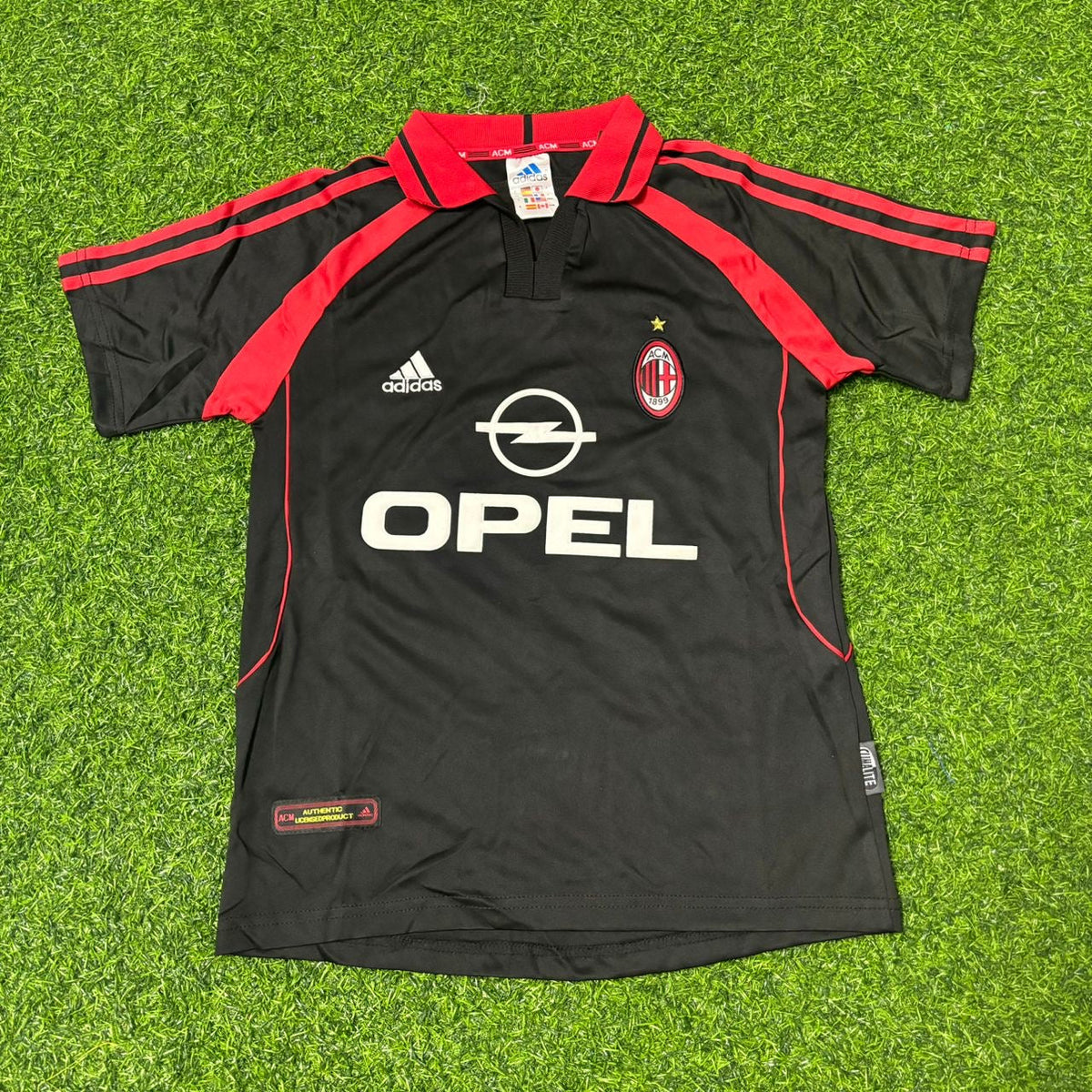 AC Milan 2000-2001 Away Retro Football Jersey – Massimo Ambrosini #23 – Front View