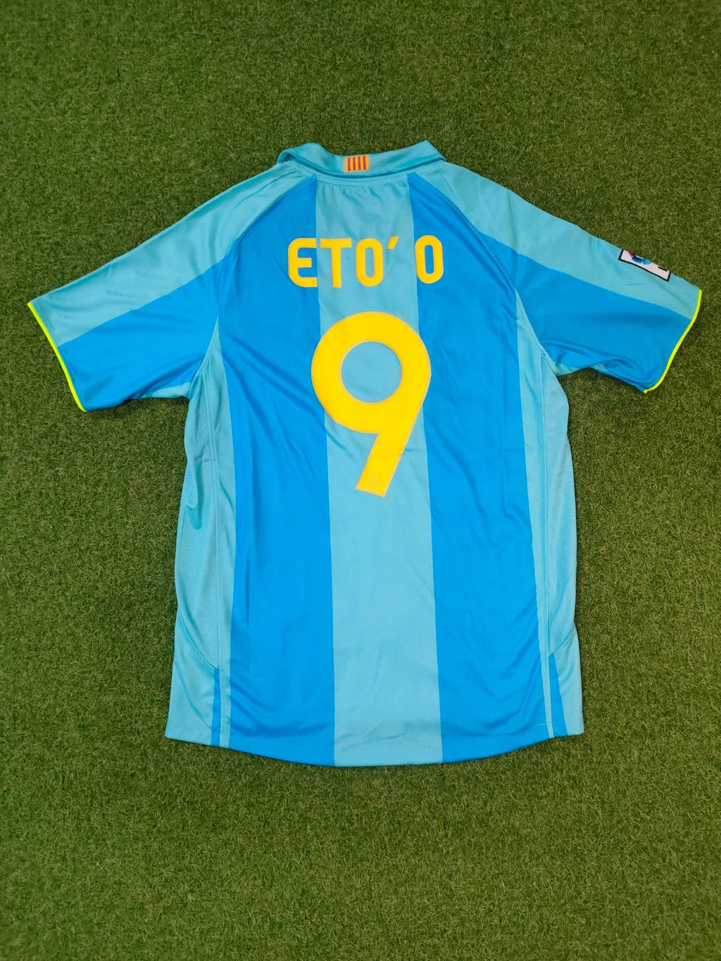 2008 Samuel Eto'o Barcelona Away Blue Retro Football Jersey – Back View
