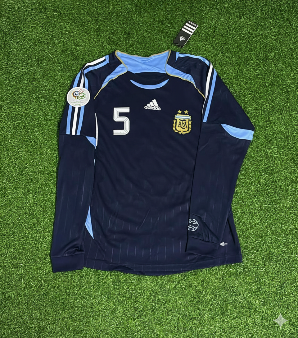 Argentina 2006 World Cup Long Sleeve Retro Football Jersey – Esteban Cambiasso – Front View