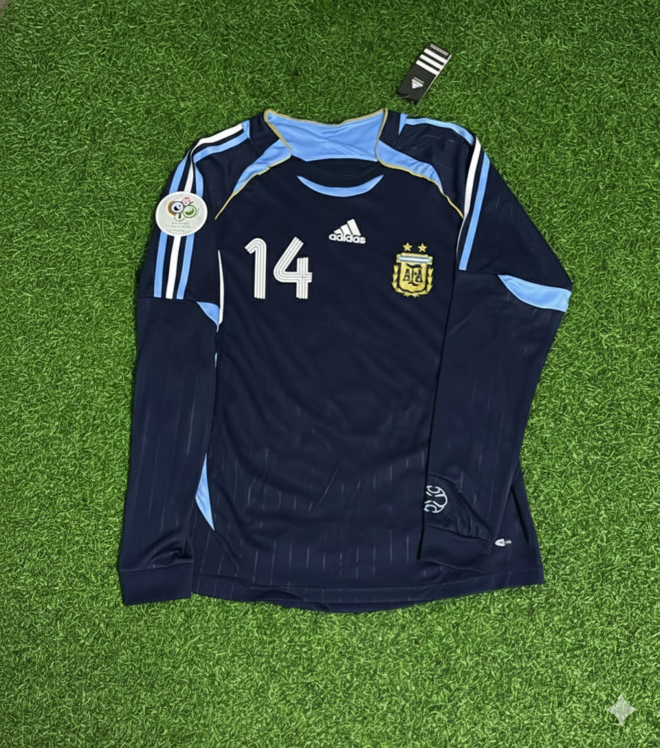 Argentina 2006 World Cup Long Sleeve Retro Football Jersey – Javier Mascherano – Front View