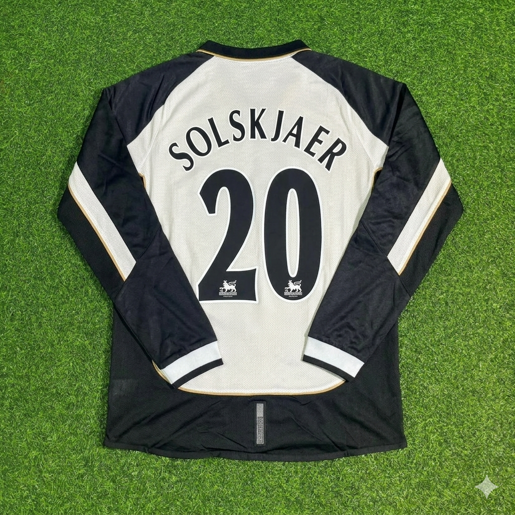 Manchester United 2001-2002 Reversible Retro Jersey – Ole Gunnar Solskjaer #20 – Back View