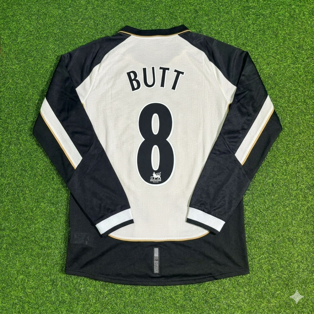 2001/02 Nicky Butt #8 Manchester United Reversible Retro Football Jersey – Back View