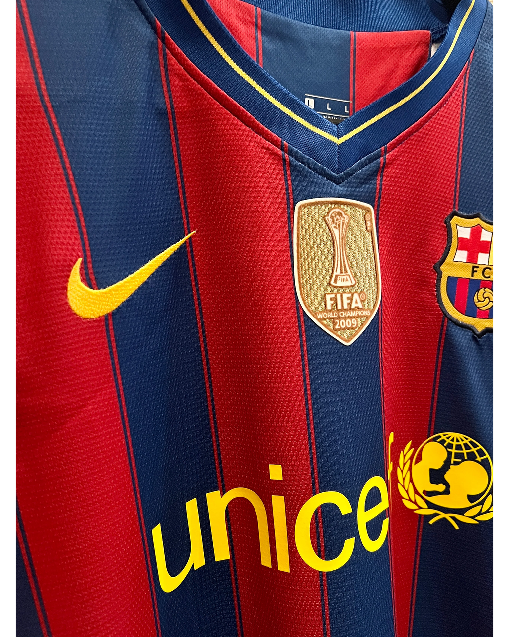 Xavi Hernandez 6 - Barcelona Home 2009/2010 Retro Kit Jersey – Detailed View