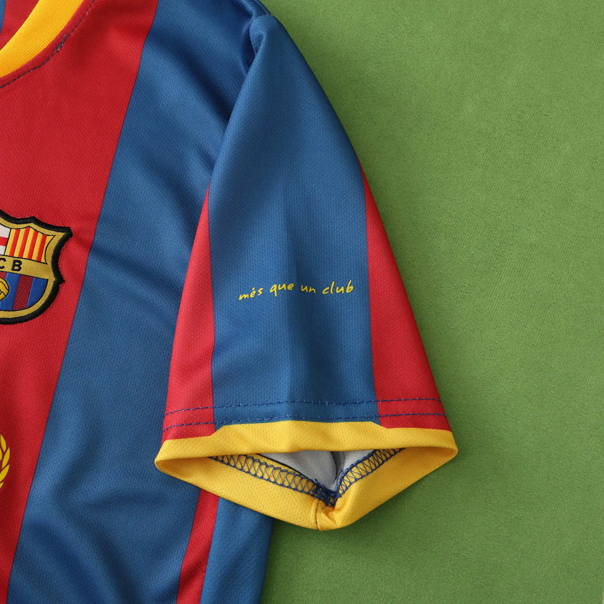 2010/11 Barcelona Retro Kids Football Kit Xavi Hernandez – 7