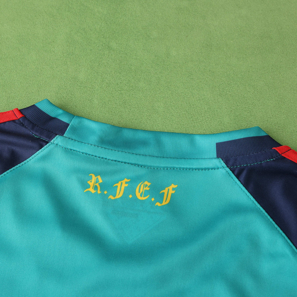 2010 Spain World Cup Final Retro Kids Goalkeeper Football Kit Iker Casillas – 9