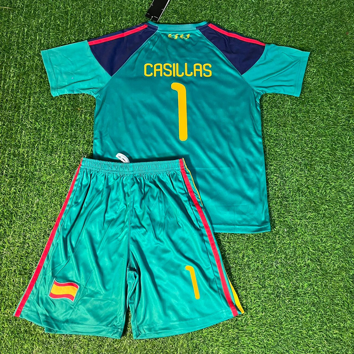 2010 Spain World Cup Final Retro Kids Goalkeeper Football Kit Iker Casillas – Back View