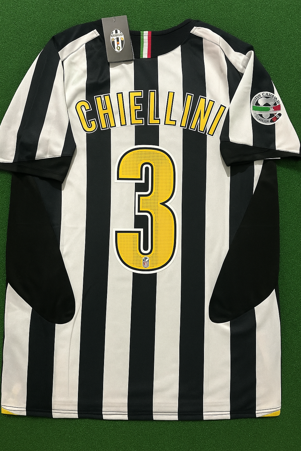 Giorgio Chiellini Juventus 2005-2006 Retro Jersey | Kit | | – Detailed View