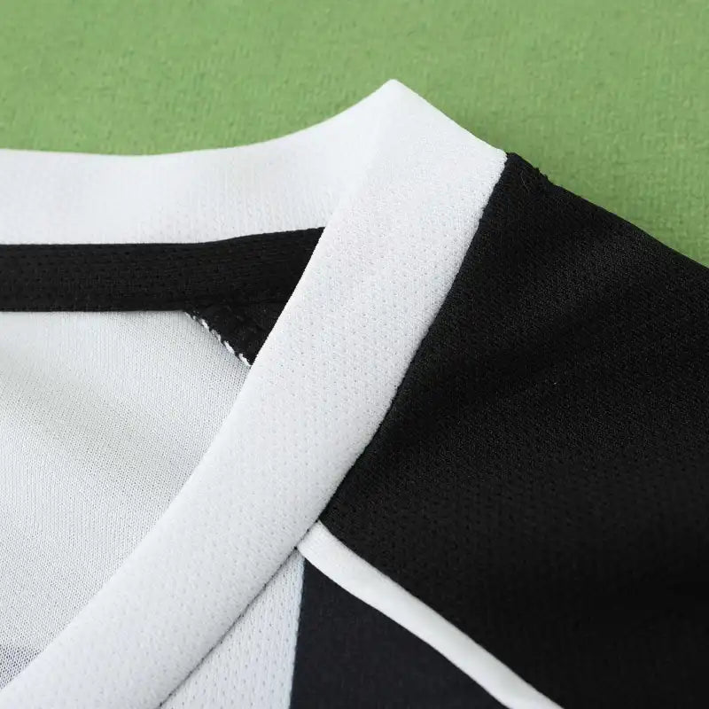 Juventus FC 02/03 Season Home Retro Football Jersey – 5