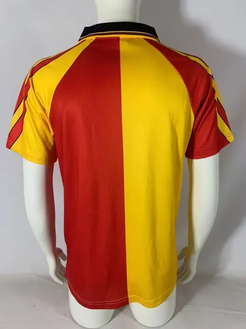 1998 Galatasaray 1999 Retro Football Jersey Forma – Detailed View