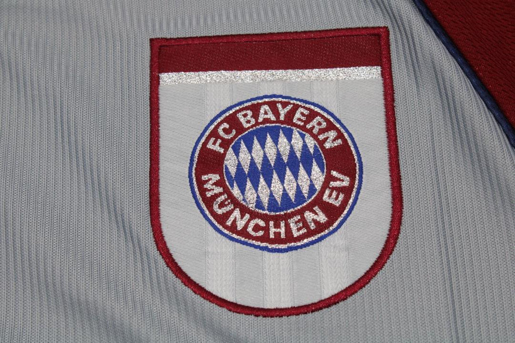 Michael Ballack #13 FC Bayern München Auswärts Retro Fußballtrikot Grau Jersey – Detailed View