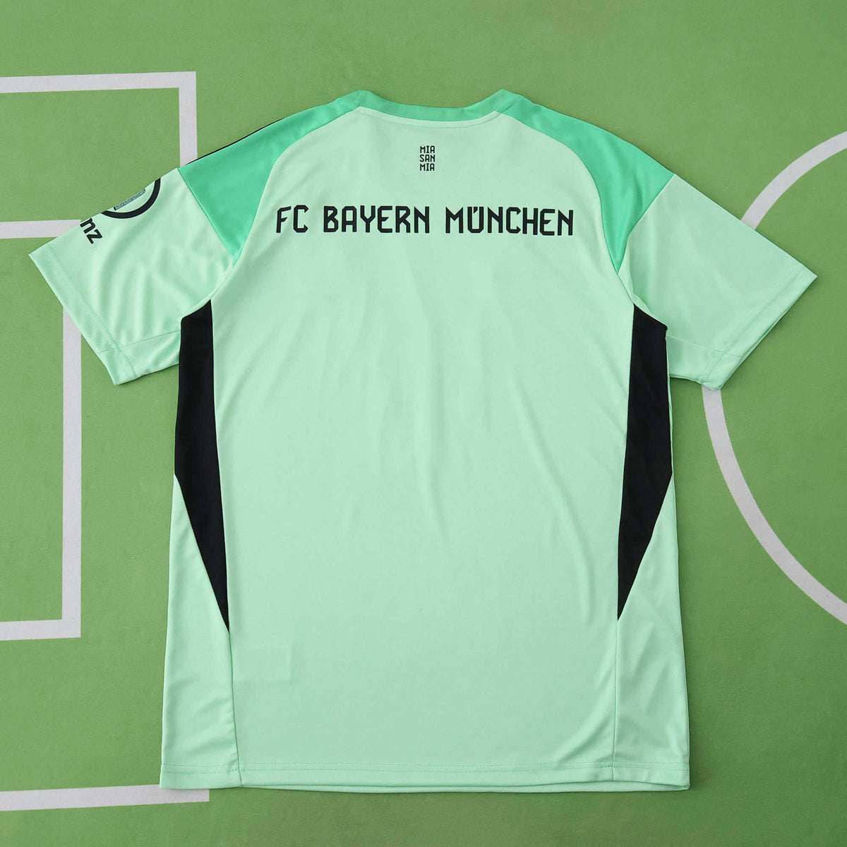 F.C Bayern München 2025-2026 Season Goalkeeper Football Jersey Trikot Maillot V2