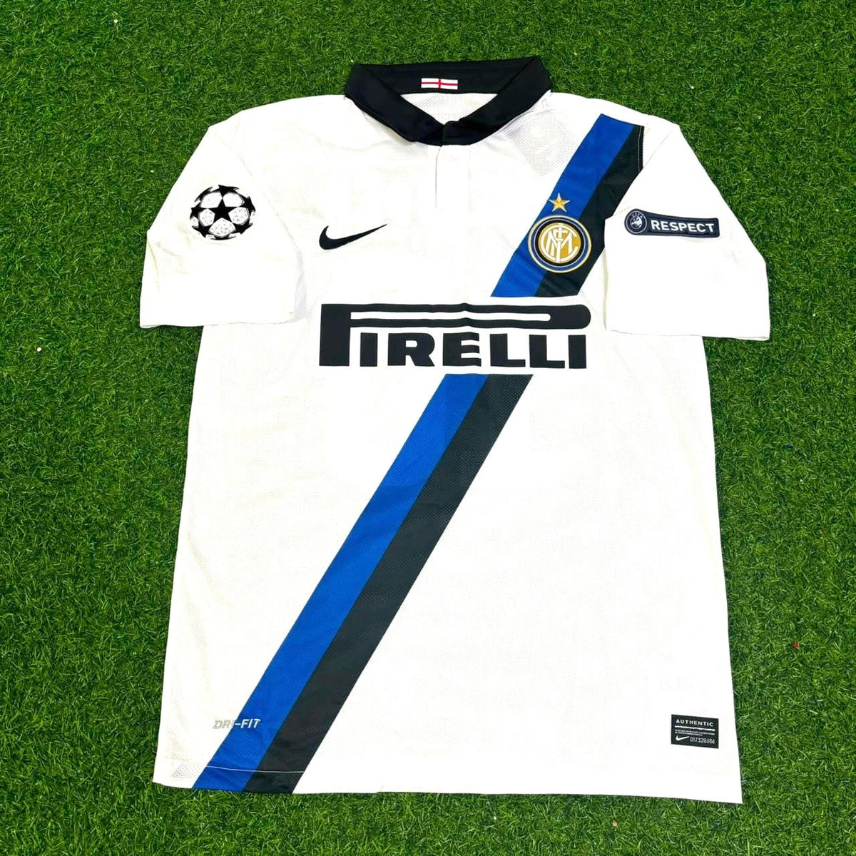 Giampaolo Pazzini #7 Inter 2011/2012 White Away Jersey – Front View
