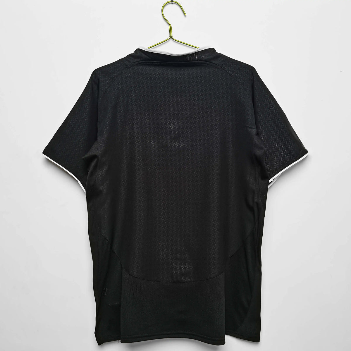 2003/04 Manchester United Away Black Retro Fan Version Jersey – Front View