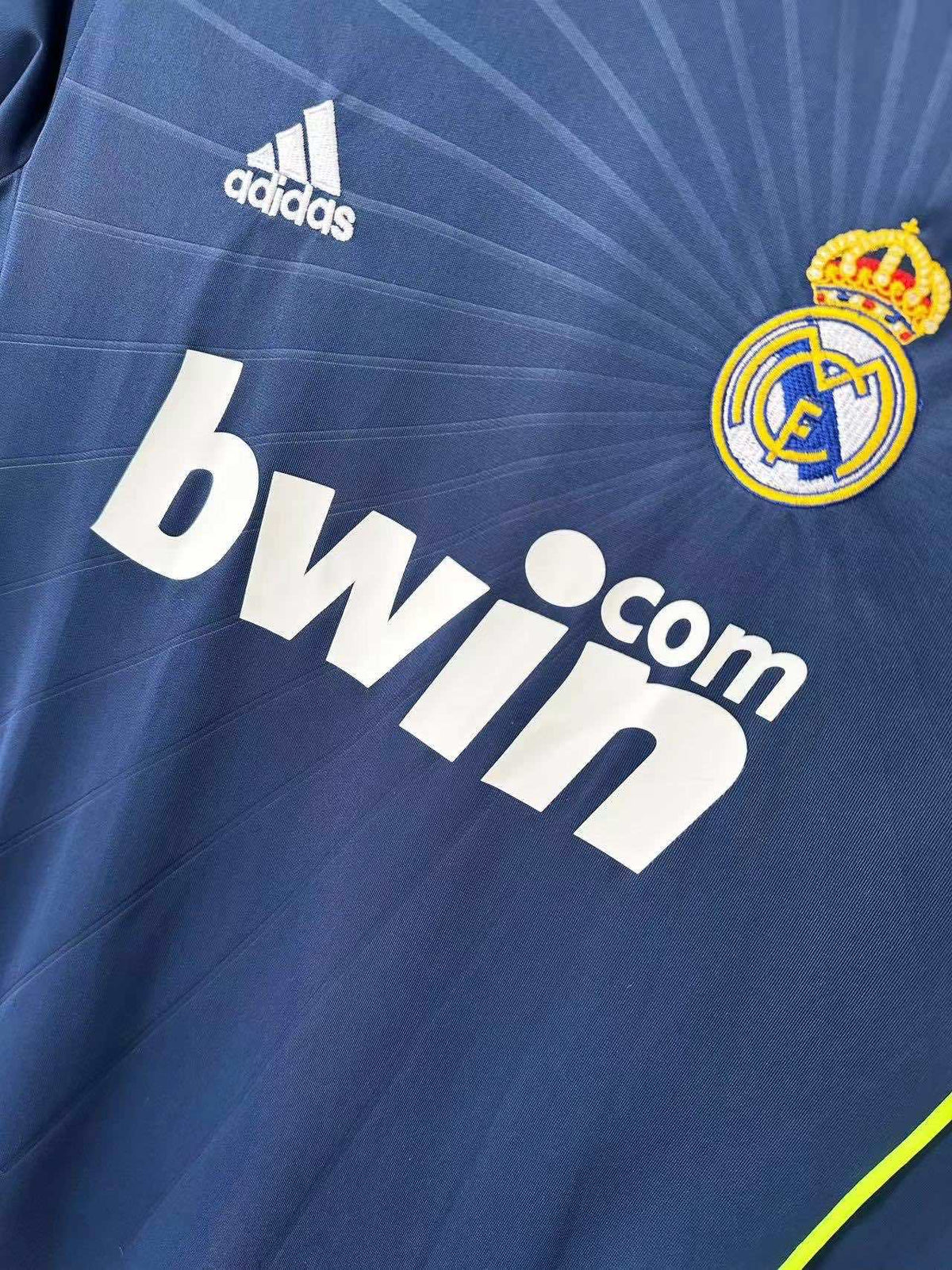 Real Madrid C.F. 2010-2011 Season  Retro Football Jersey Trikot Maillot V5