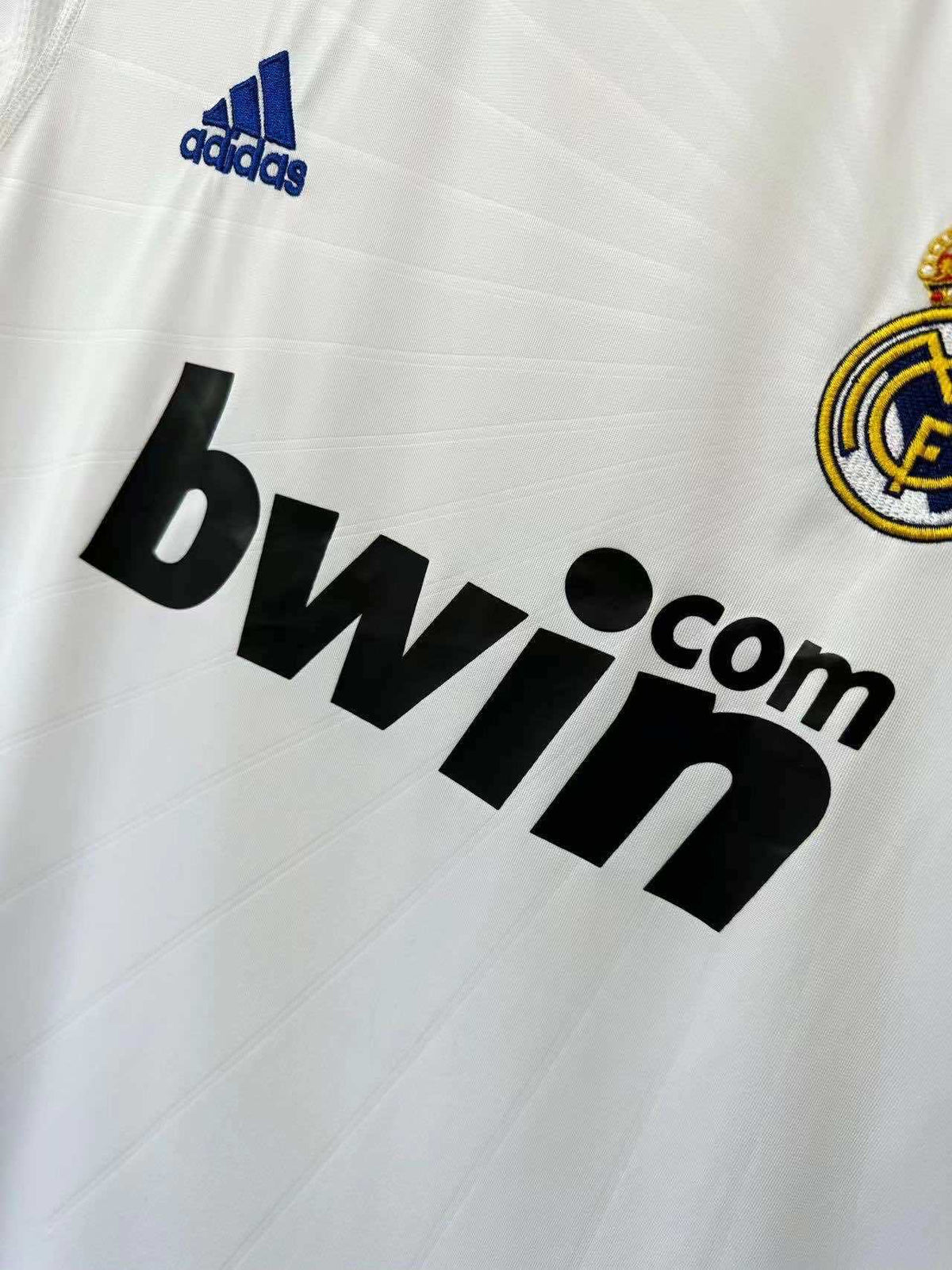 Real Madrid C.F. 2010-2011 Season Home Retro Football Jersey Trikot Maillot V6
