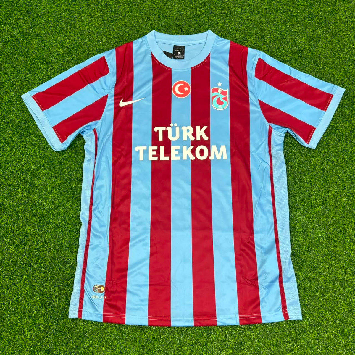 Mohamed Salah #11 Trabzonspor Football Jersey – Front View
