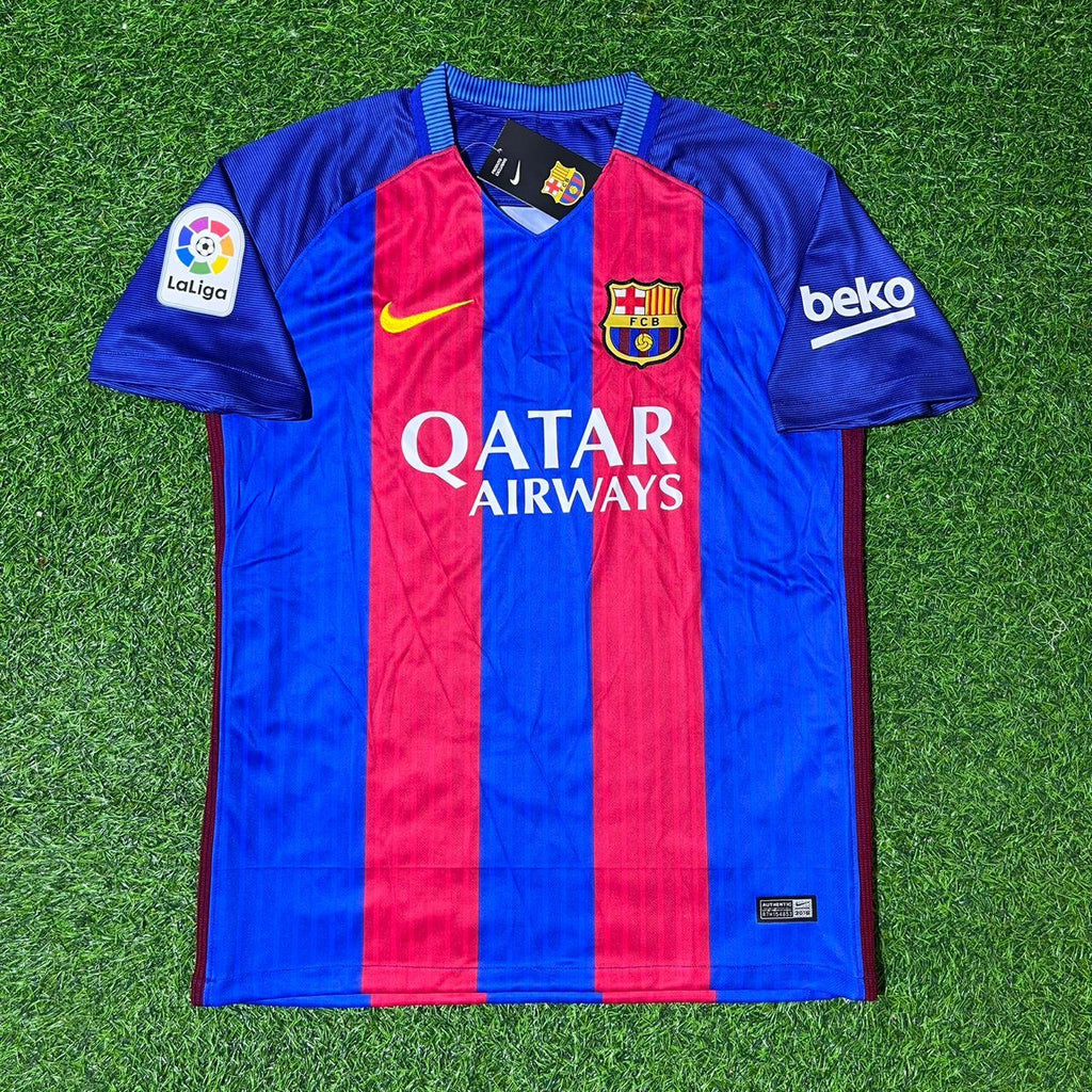 2016/17 Sergio Busquets #5 FC Barcelona Home Retro Football Jersey – Front View