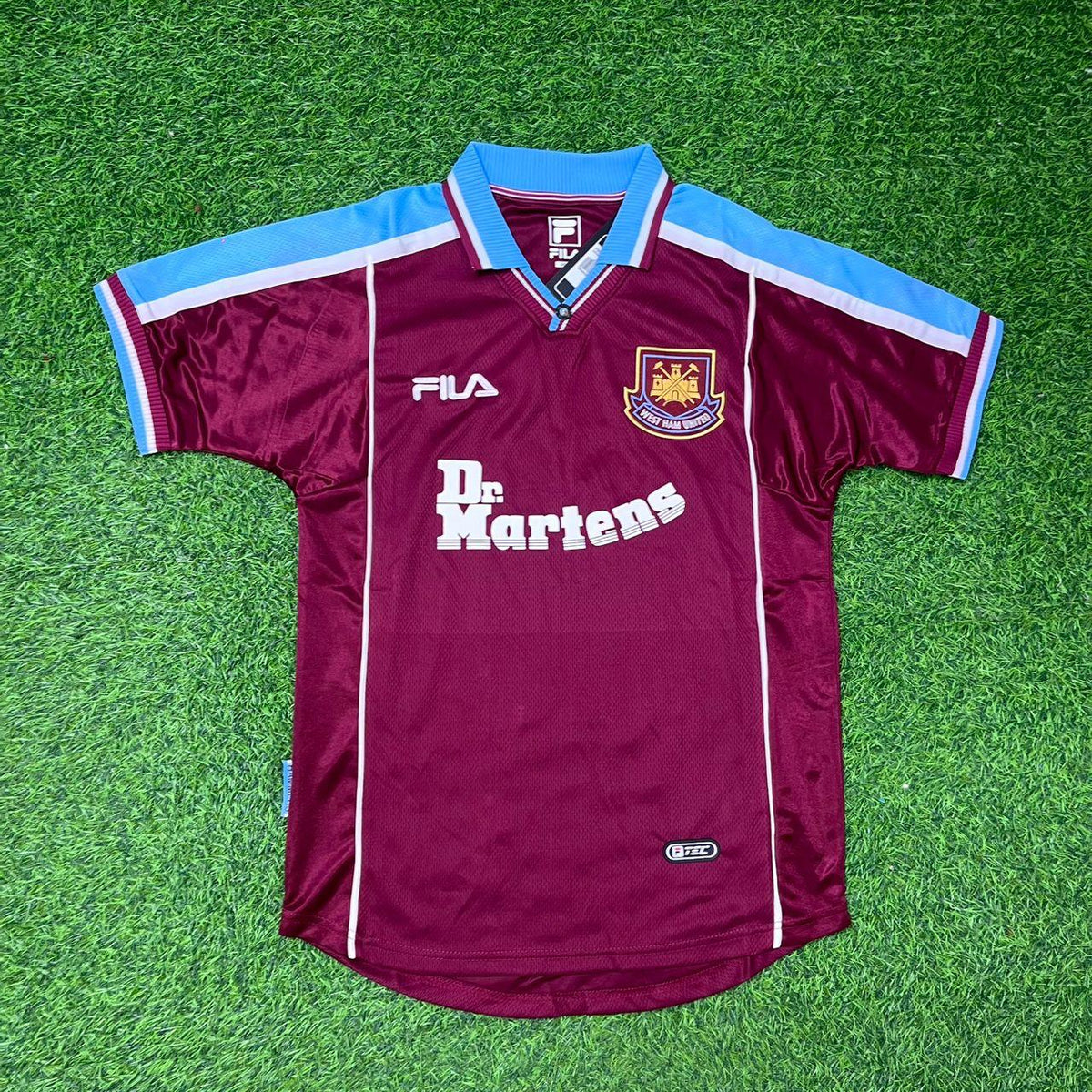 Dimitri Payet #27 West Ham United Home Retro Football Jersey – Front View