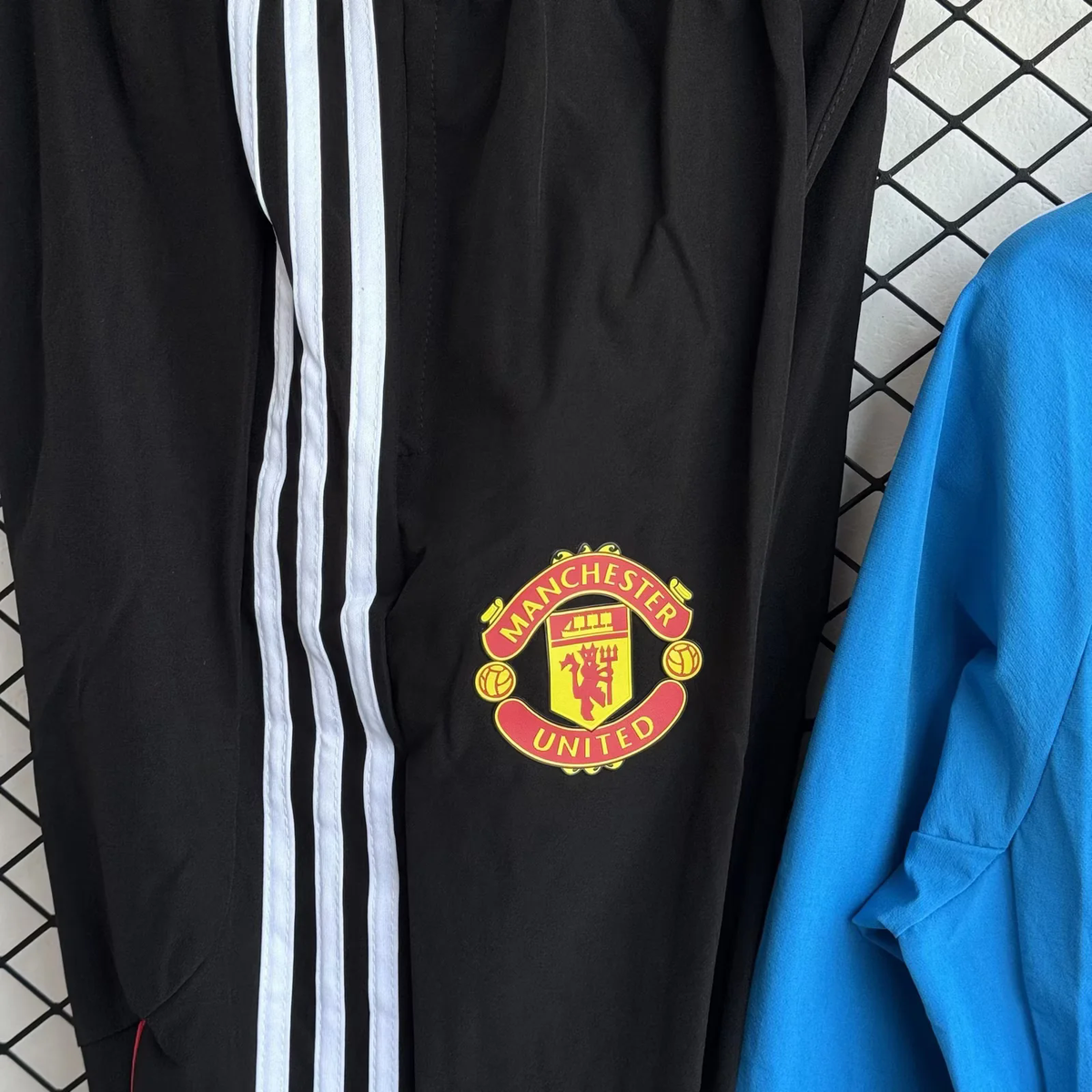 2025/26 Manchester United Tracksuit Windbreaker Jacket Pants Special Edition – 4