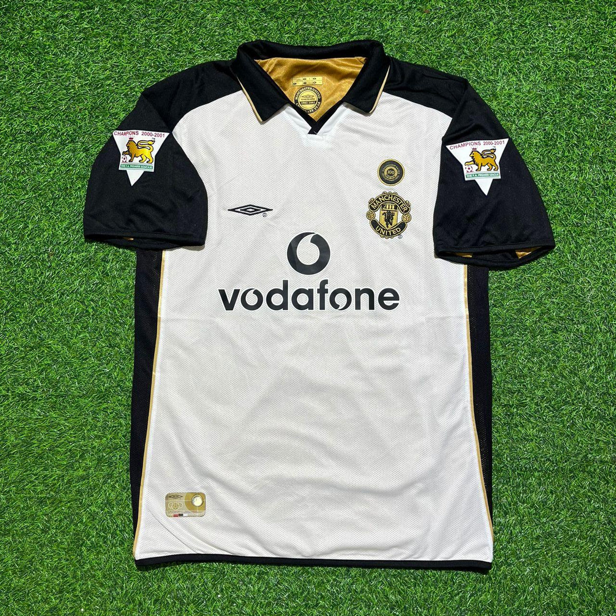 2001/02 Jaap Stam #6 Manchester United Reversible Retro Football Jersey – Front View