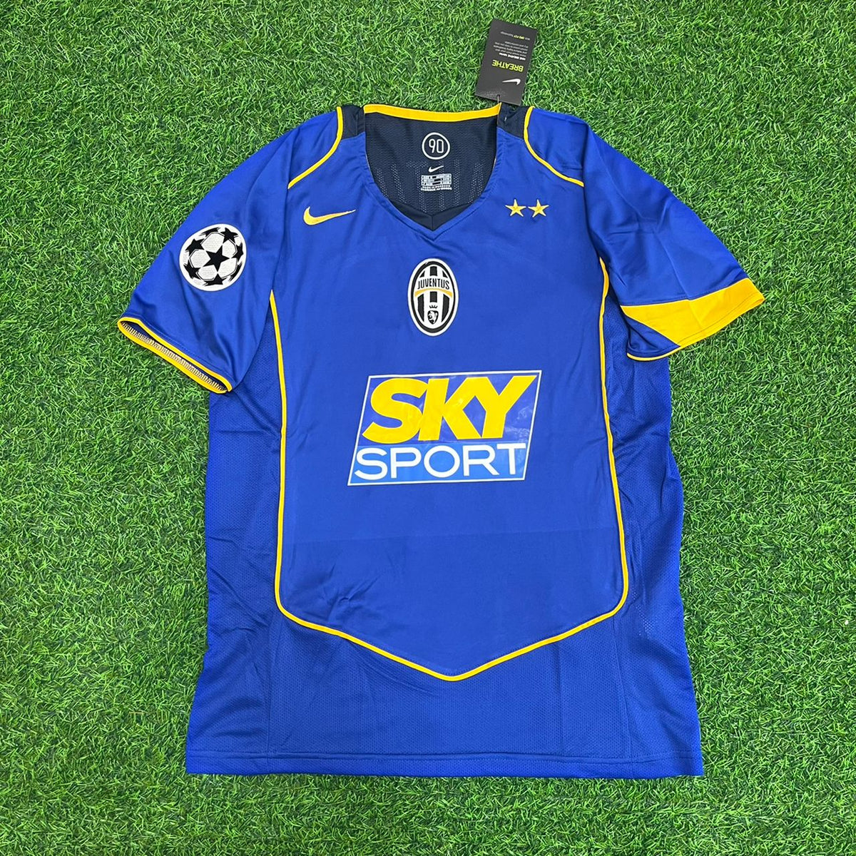Adrian Mutu Juventus 2004-2005 Blue Retro Jersey Soccer Kit | | – Front View