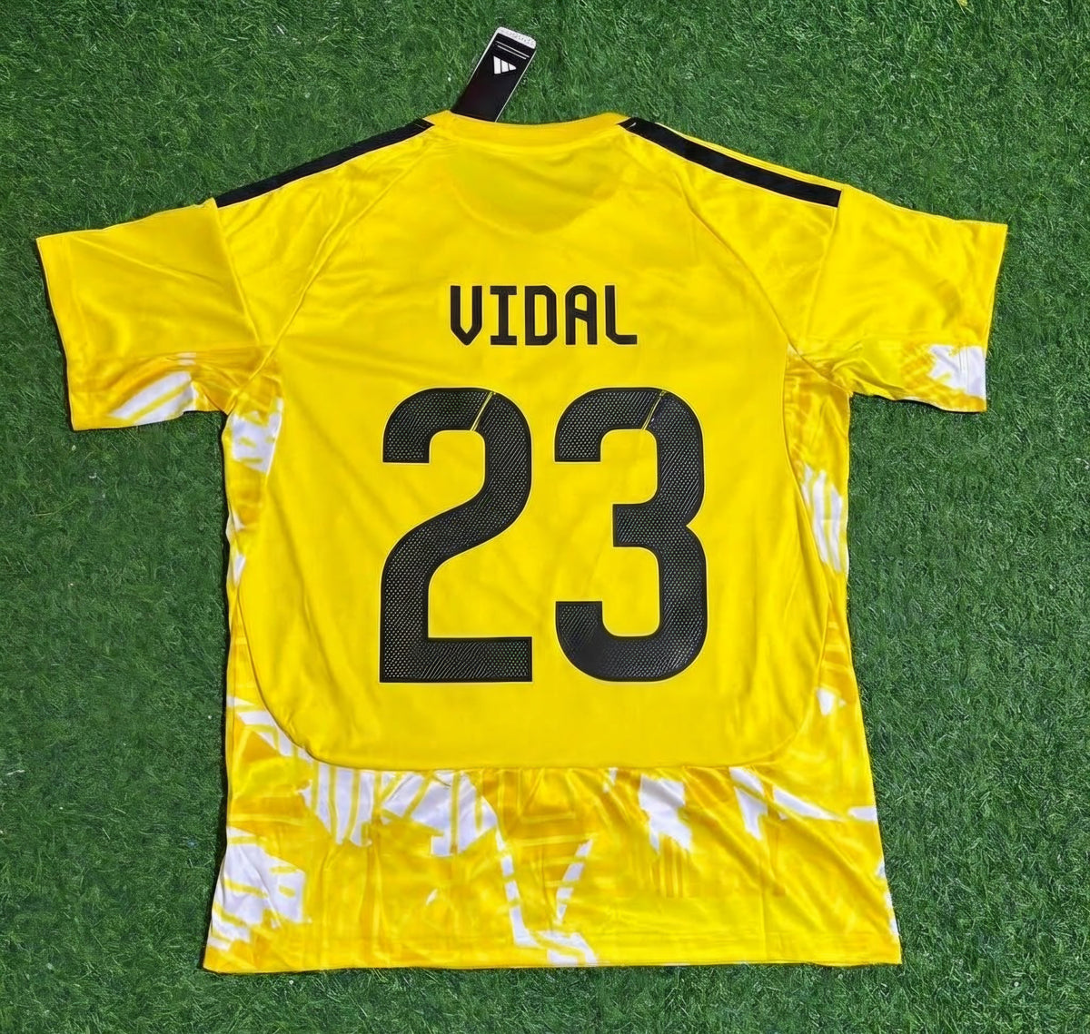 Arturo Vidal CSD Colo-Colo New Season Yellow Football Jersey – Back View
