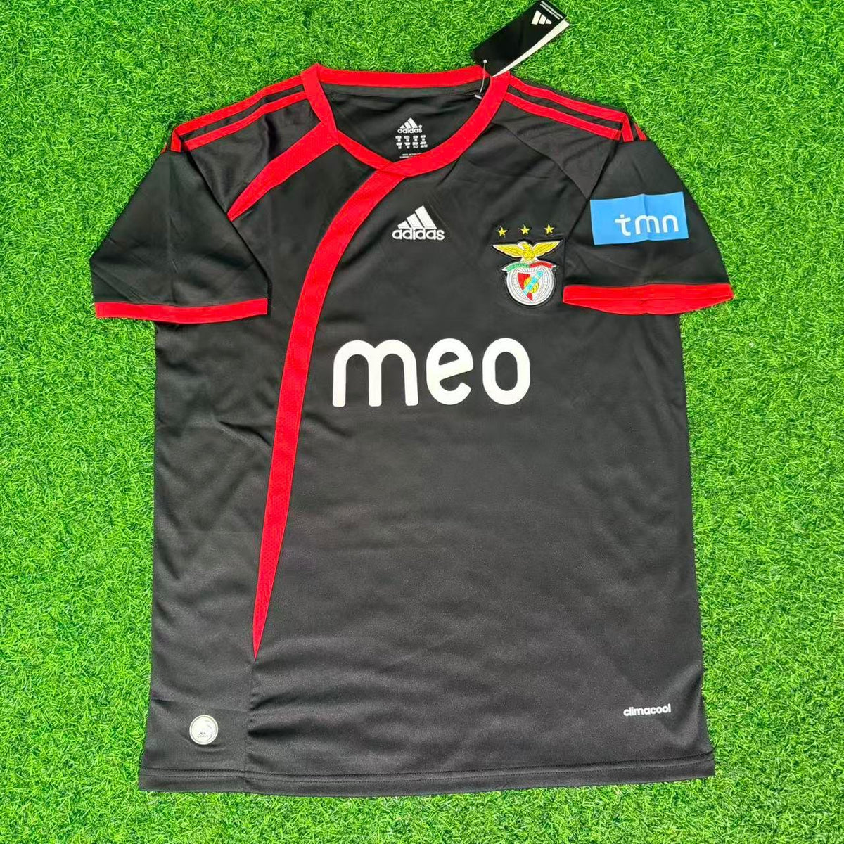 Benfica 2009/2010 Away Black Retro Kit Jersey – Detailed View