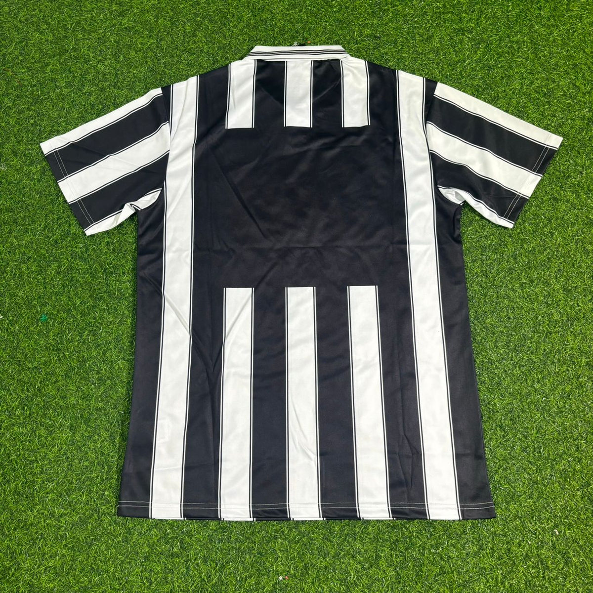1996/97 Besiktas Black White Retro Forma Football Football Jersey – Front View