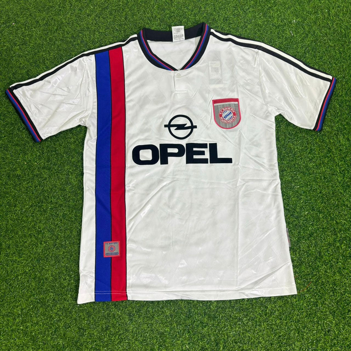 Bayern München 1996/97 Saison Auswärts Retro – Front View