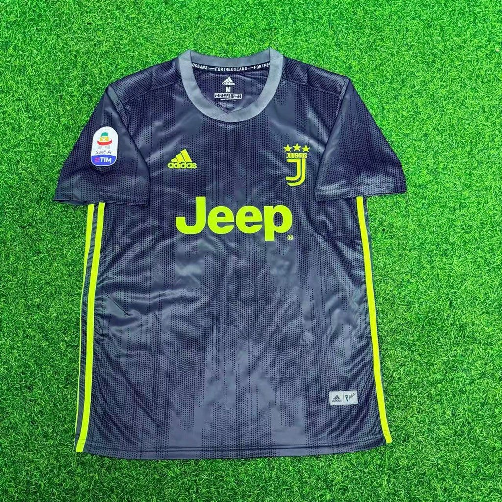 2017/18 Giorgio Chiellini #3 Juventus Retro Home Football Jersey – Front View