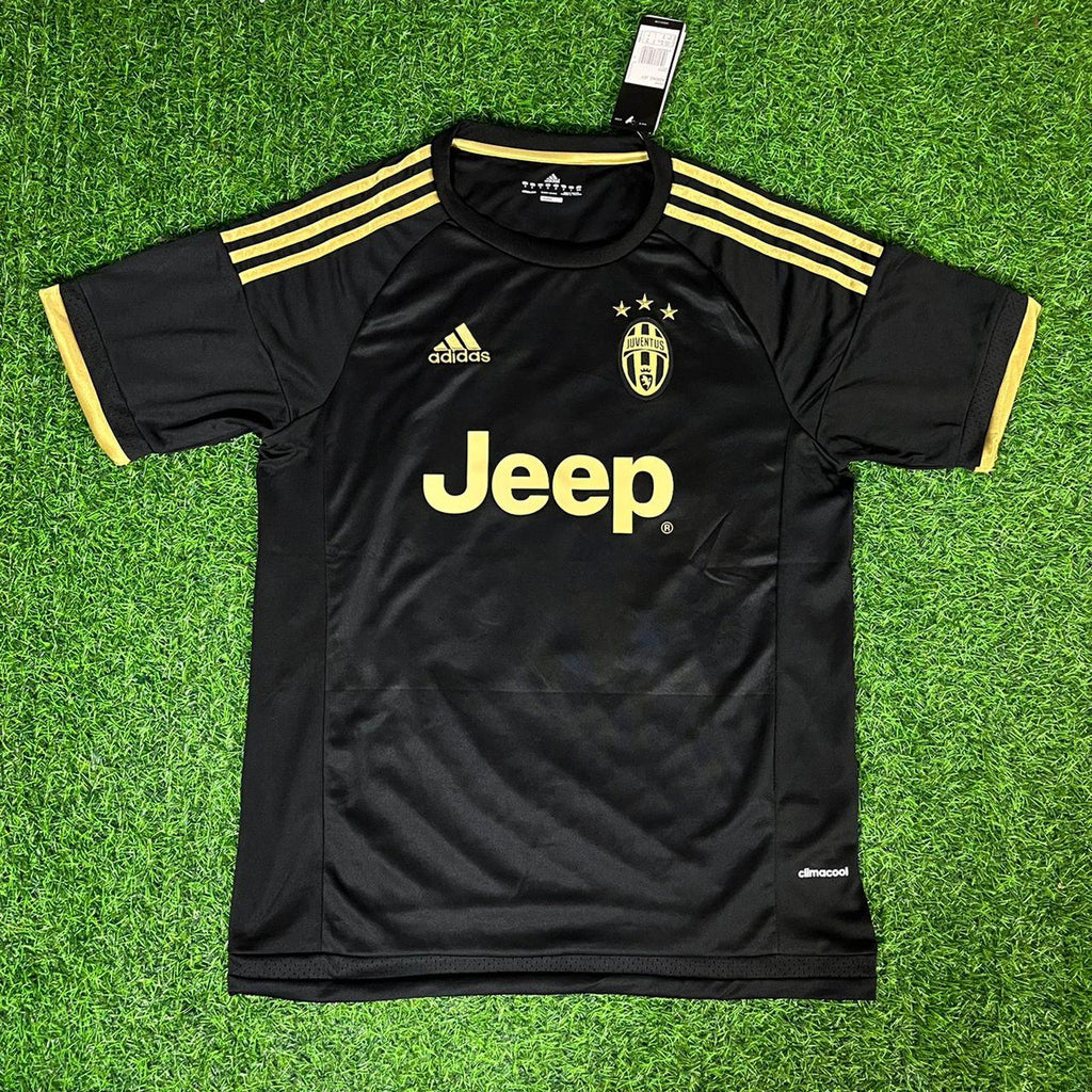 Stephan Lichtsteiner 26- Juventus Retro Black Football Jersey – Front View