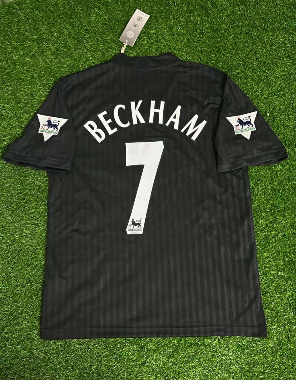 David Beckham 98/99 Manchester United Retro Jersey – Back View