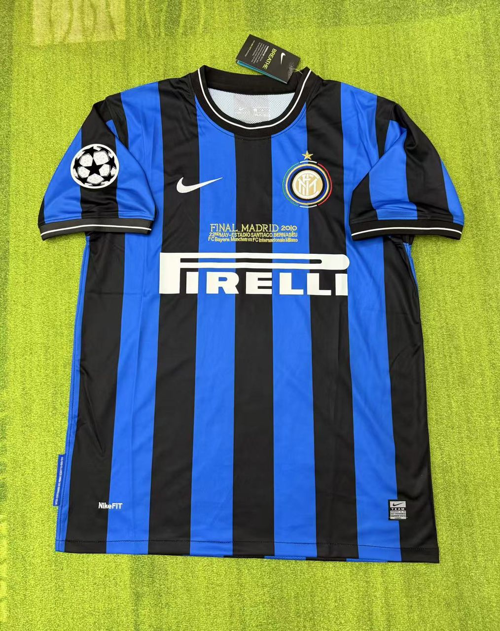 Diego Milito - Inter 2010 Champions League Final Jersey Soccer – 4