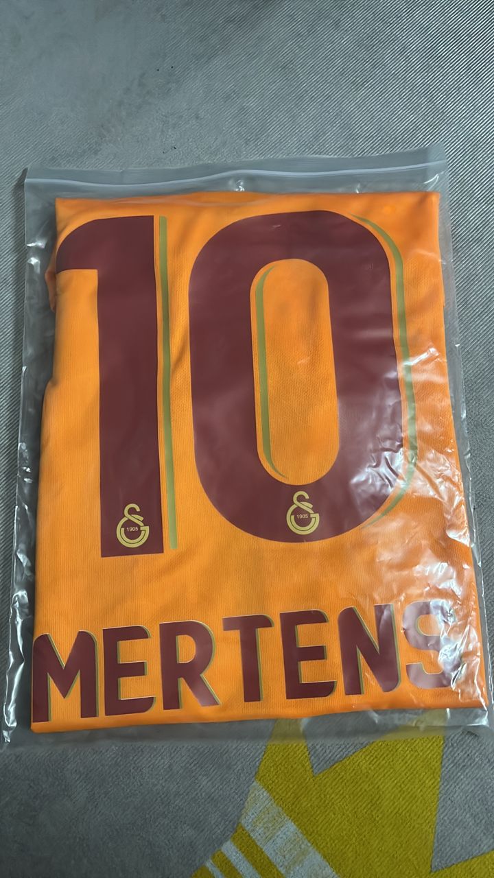 Dries Mertens Galatasaray Yeni Sezon Formasi Jersey – Detailed View