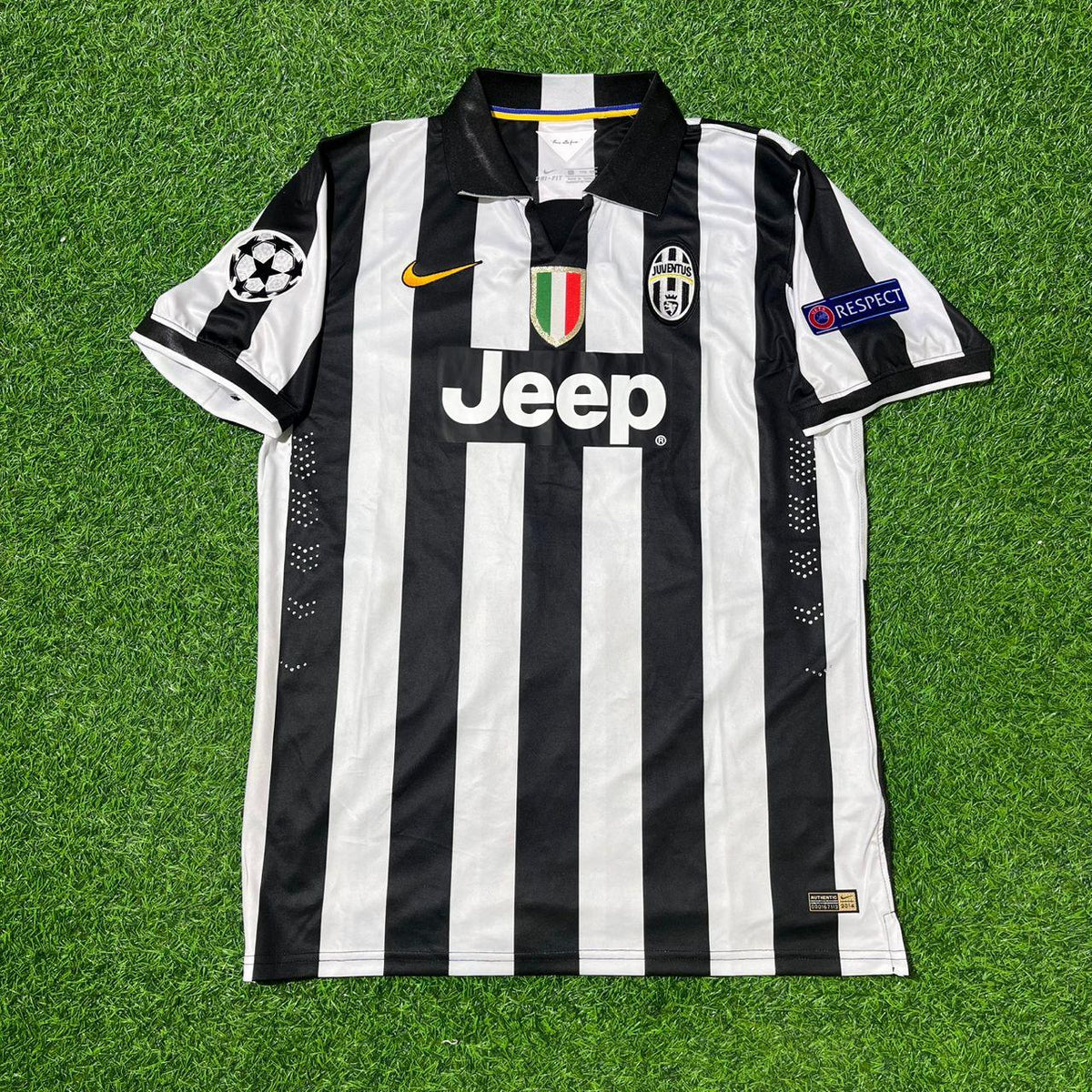 Juventus 2014 2015 Retro Jersey – Claudio Marchisio 8- – Front View