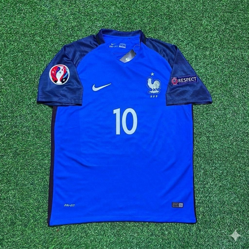 France Euro 2016 Home Retro Football Jersey – André-Pierre Gignac #10 – Front View