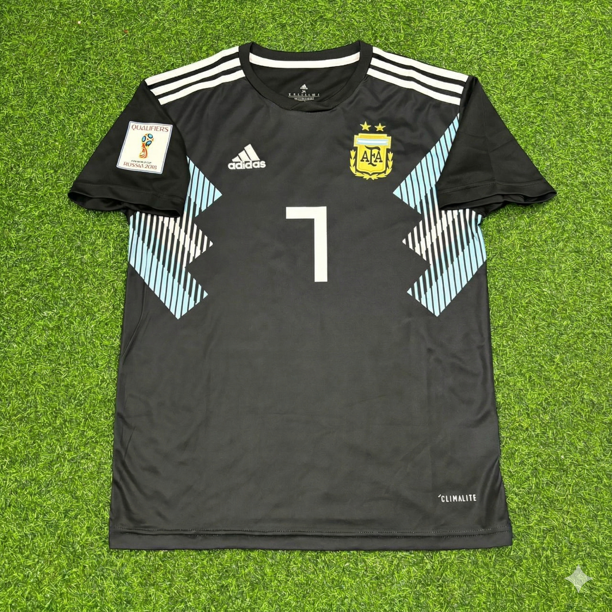 Argentina 2018 World Cup Black Retro Football Jersey – Ever Banega – Front View