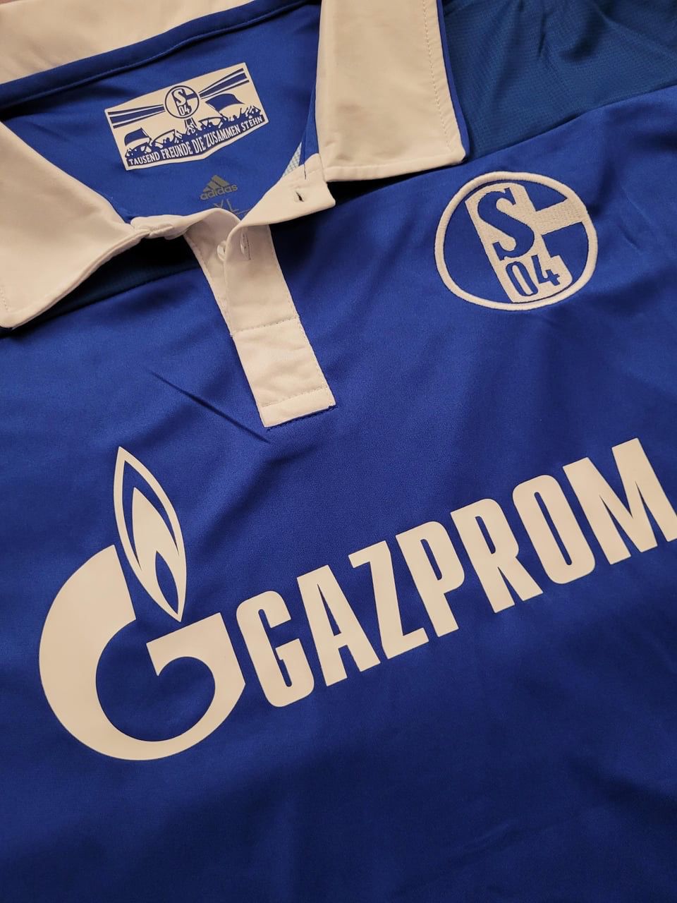 Mesut Ozil Schalke 04 Retro Football Jersey – Detailed View