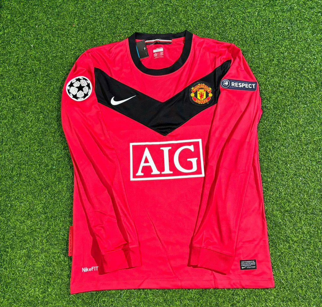 Bruno Fernandes #8 Manchester United Retro Long Sleeve Football Jersey – Front View
