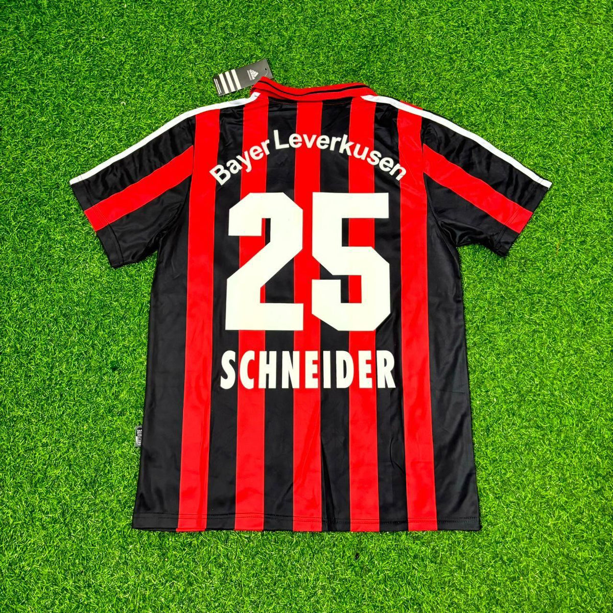 Bernd Schneider Bayer 04 2001-2002 Heimtrikot | Retro Kit | – Back View