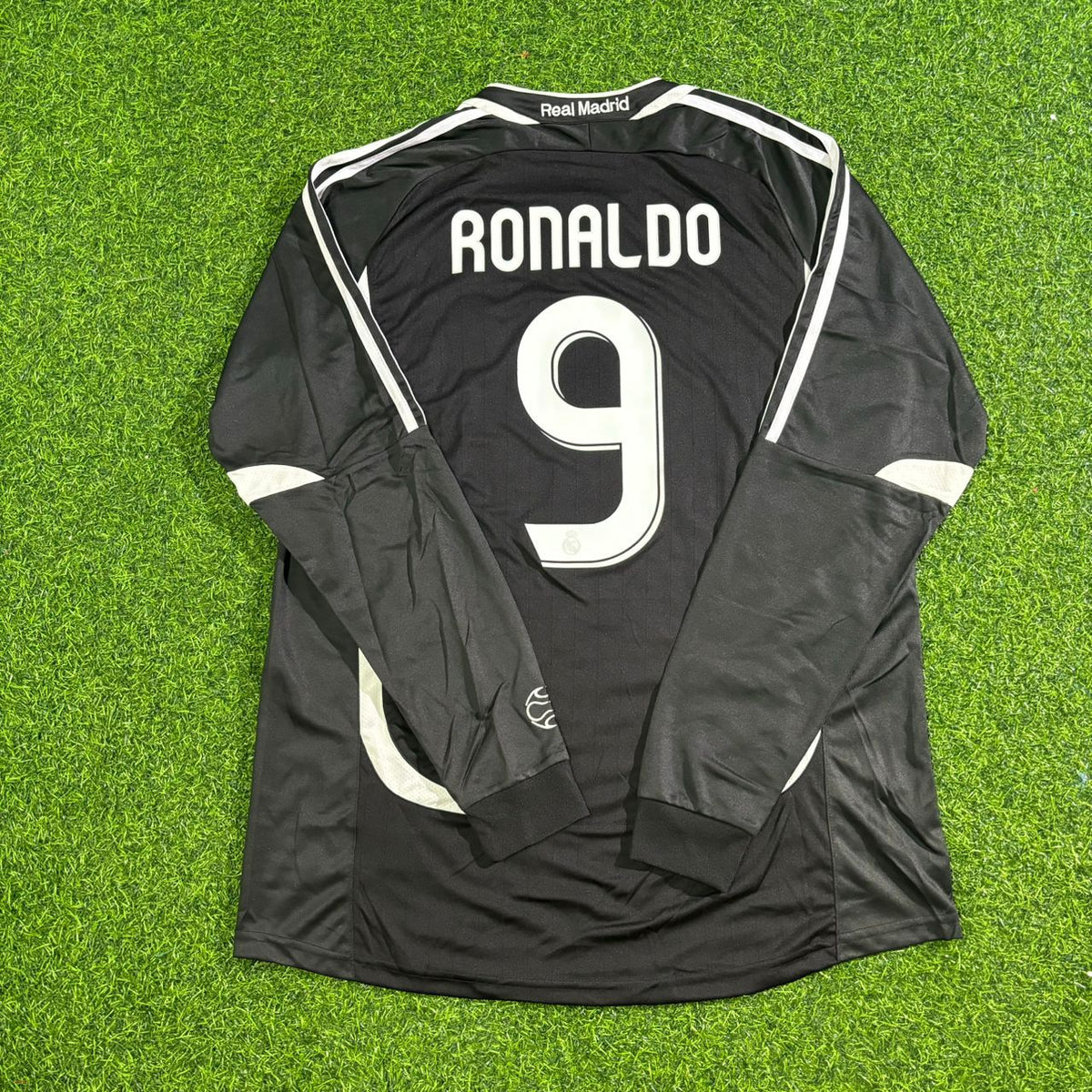Ronaldo Nazario Retro Home Retro Long Sleeve Football Kit – Back View