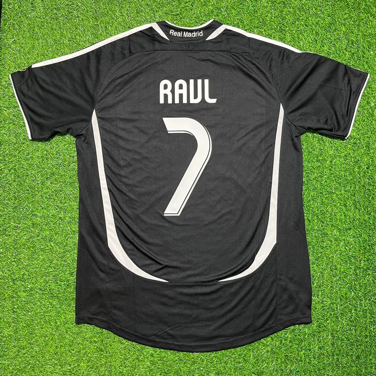 Raul Gonzalez 2006-07 Black Jersey – Back View