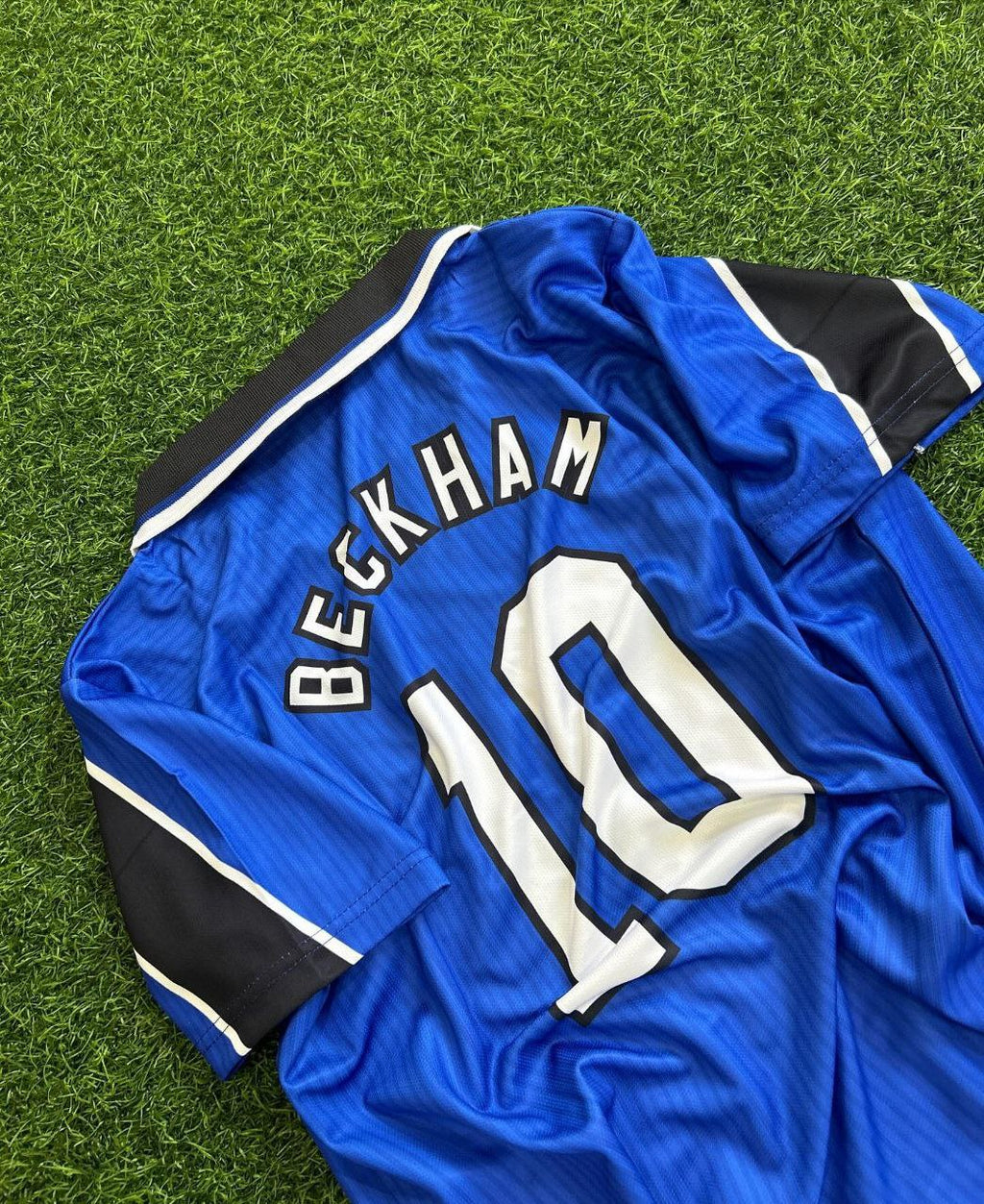 1996/97 David Beckham Manchester United Blue Retro Football Jersey Edition 2 – Detailed View