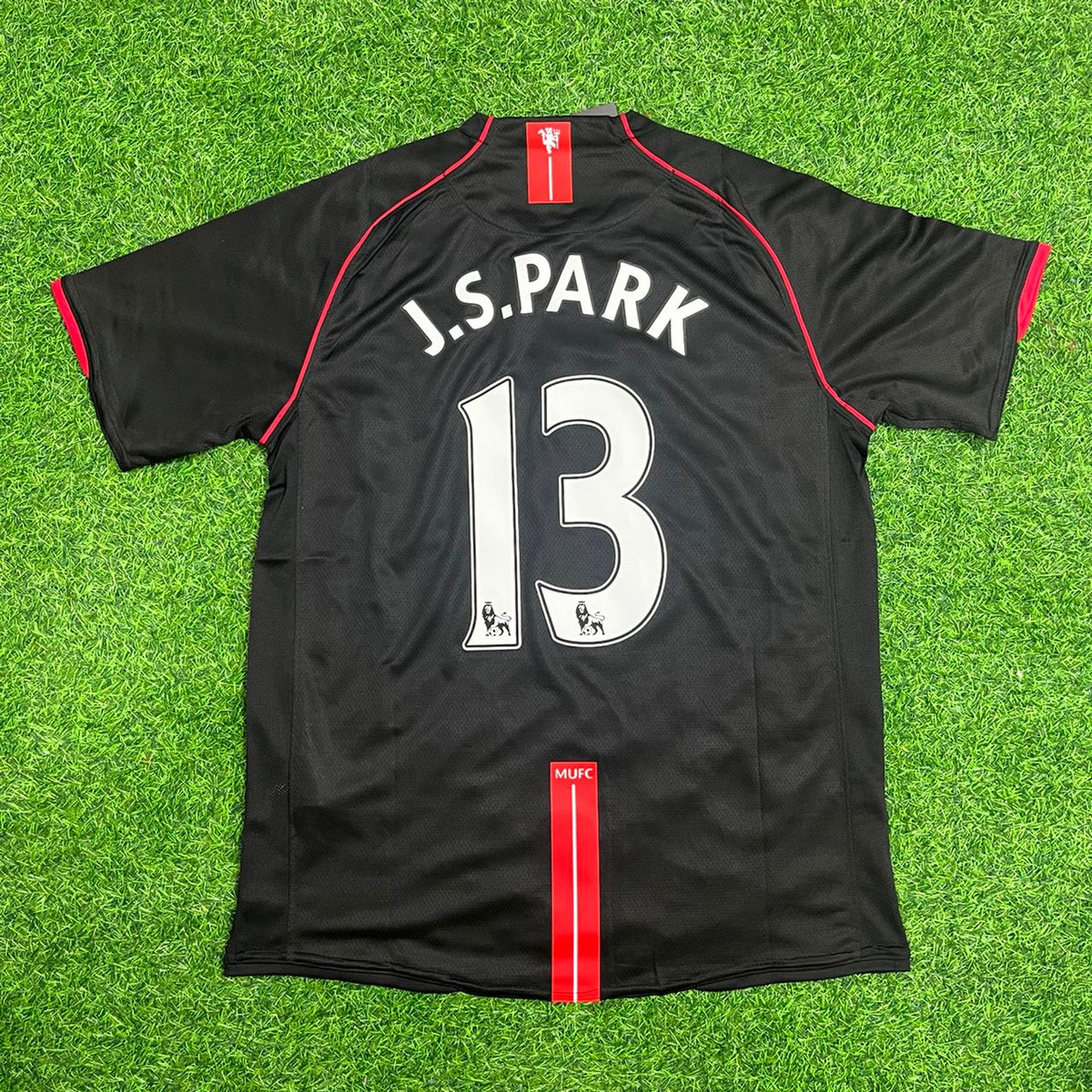 Ji-Sung Park Manchester United 2007-2008 Black Retro Jersey – Back View