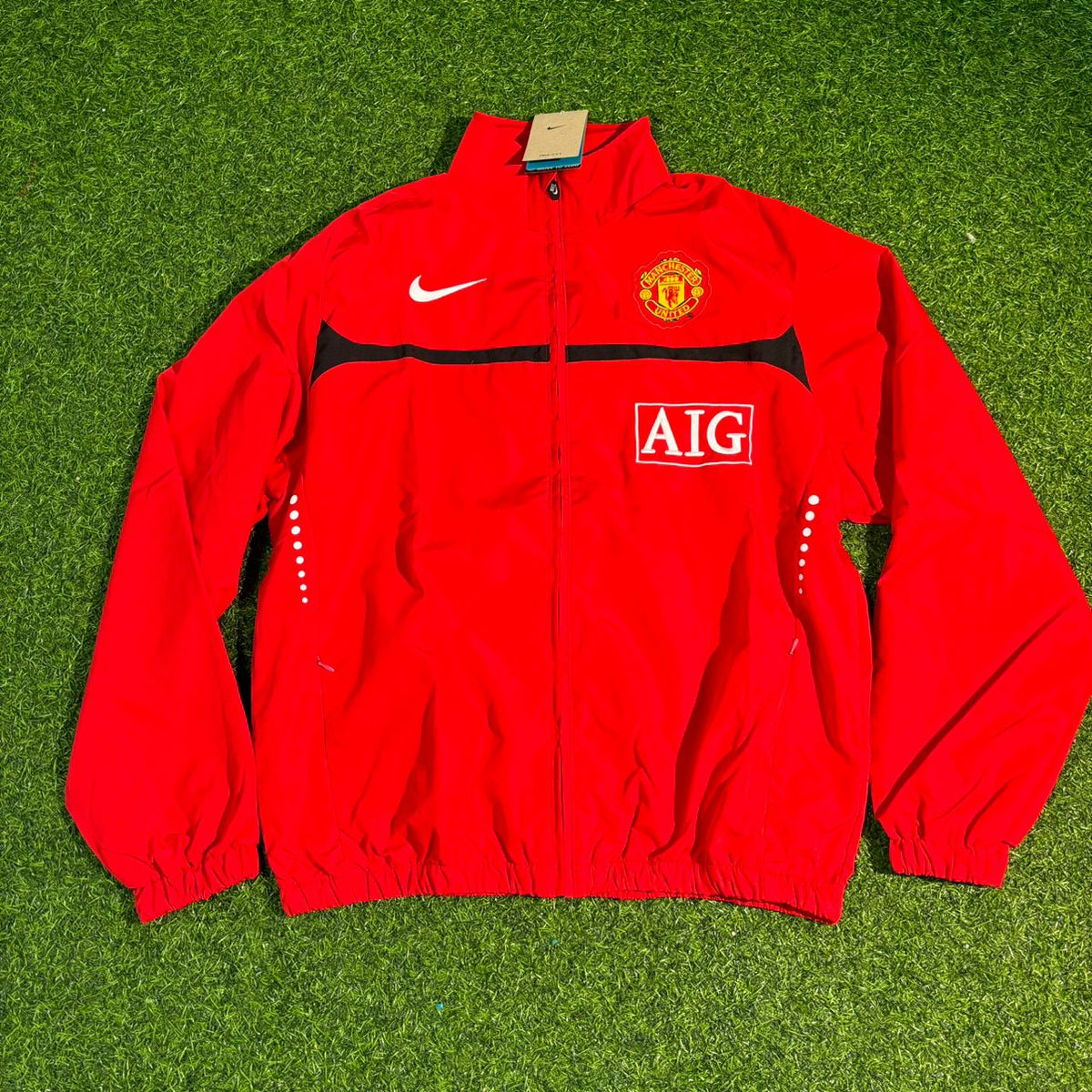 2010 Manchester United Retro Windbreaker Jacket Jersey – Detailed View
