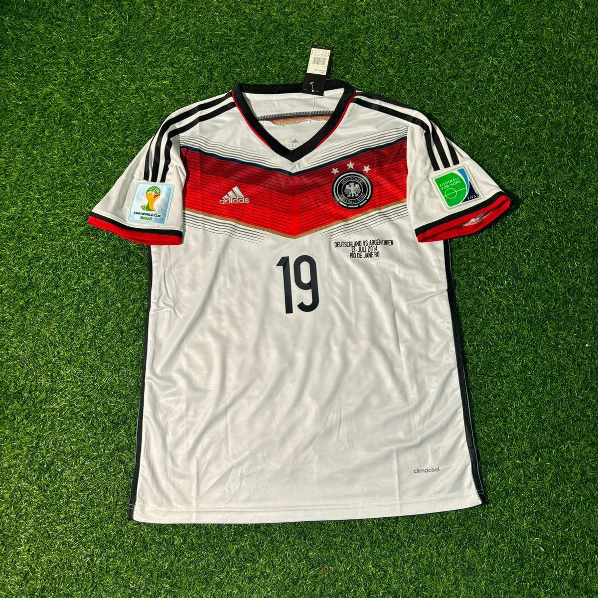 Mario Gotze - Germany Deutschland 2014 World Cup Final White Retro Kit Jersey – Detailed View