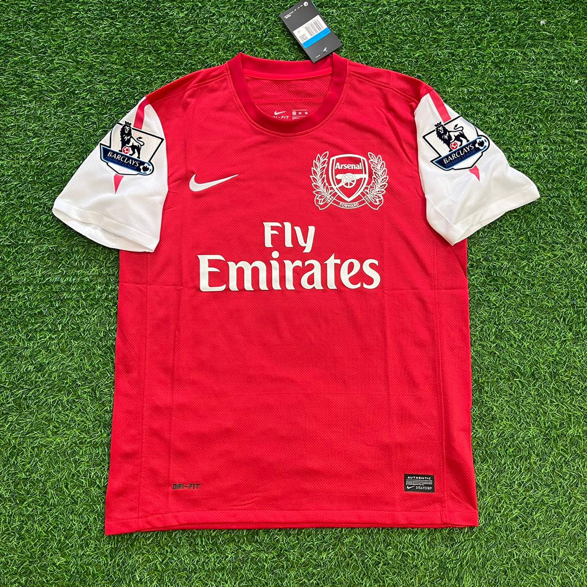 2011/12 Theo Walcott Arsenal Retro Football Jersey – Front View