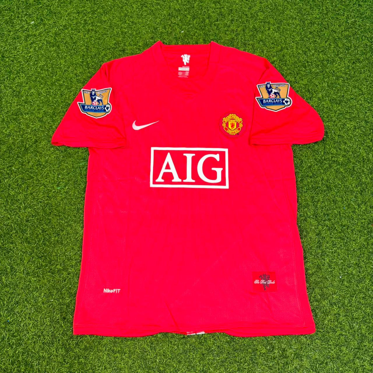Manchester United 2007 2008 EPL Retro Red Jersey – Owen Hargreaves – Front View
